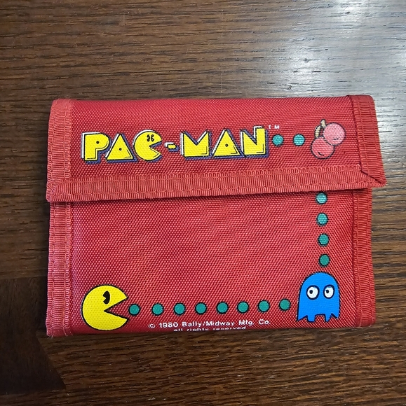 Vintage | Accessories | Vintage Pacman 98 Velcro Wallet Excellect ...